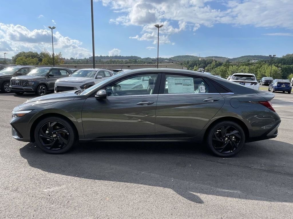 New 2026 Hyundai Elantra SEL Sport Premium FWD image 6