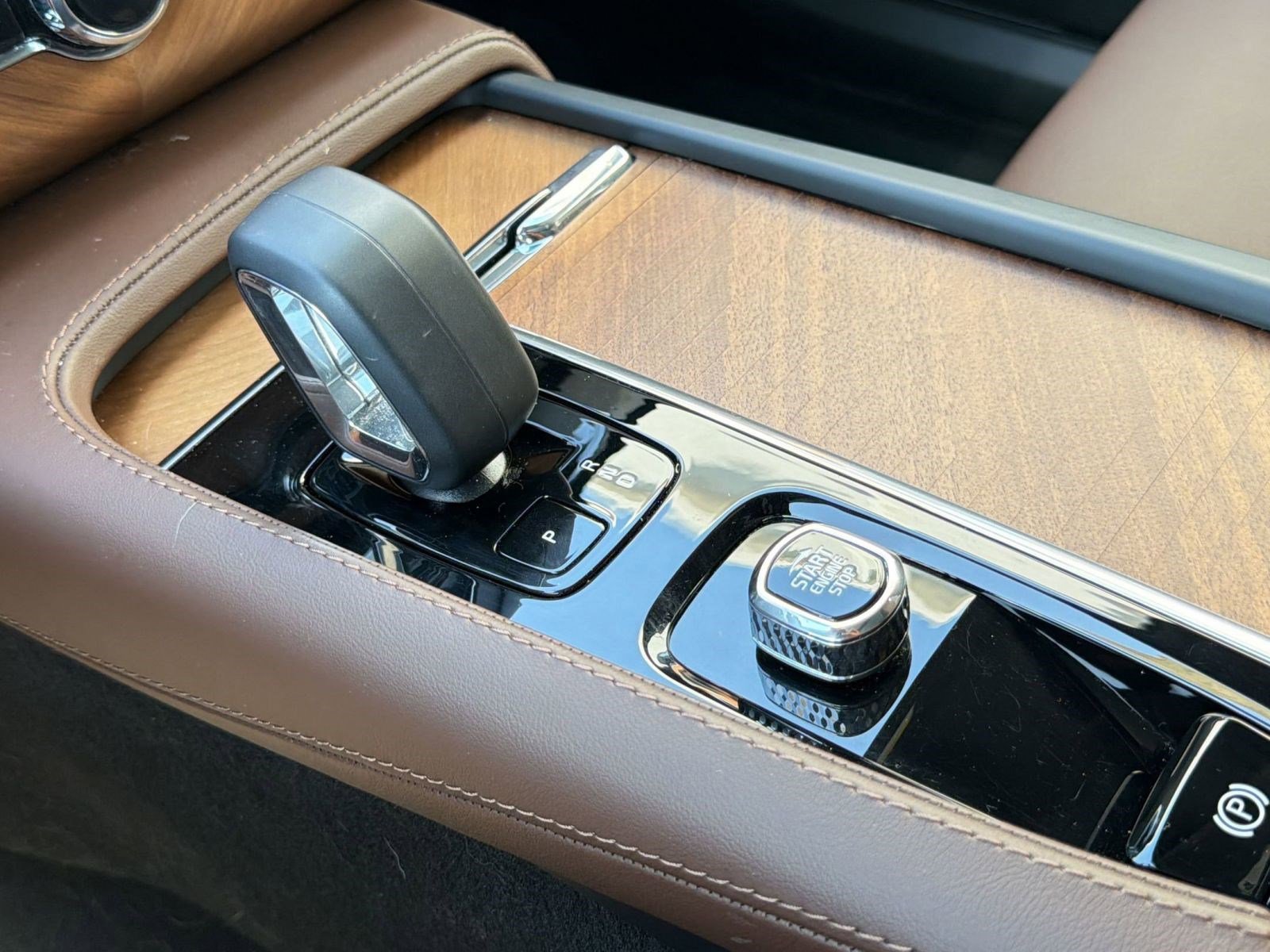 Used 2024 Volvo XC90 B6 Plus w/ Protection Package Premier AWD/4WD image 18