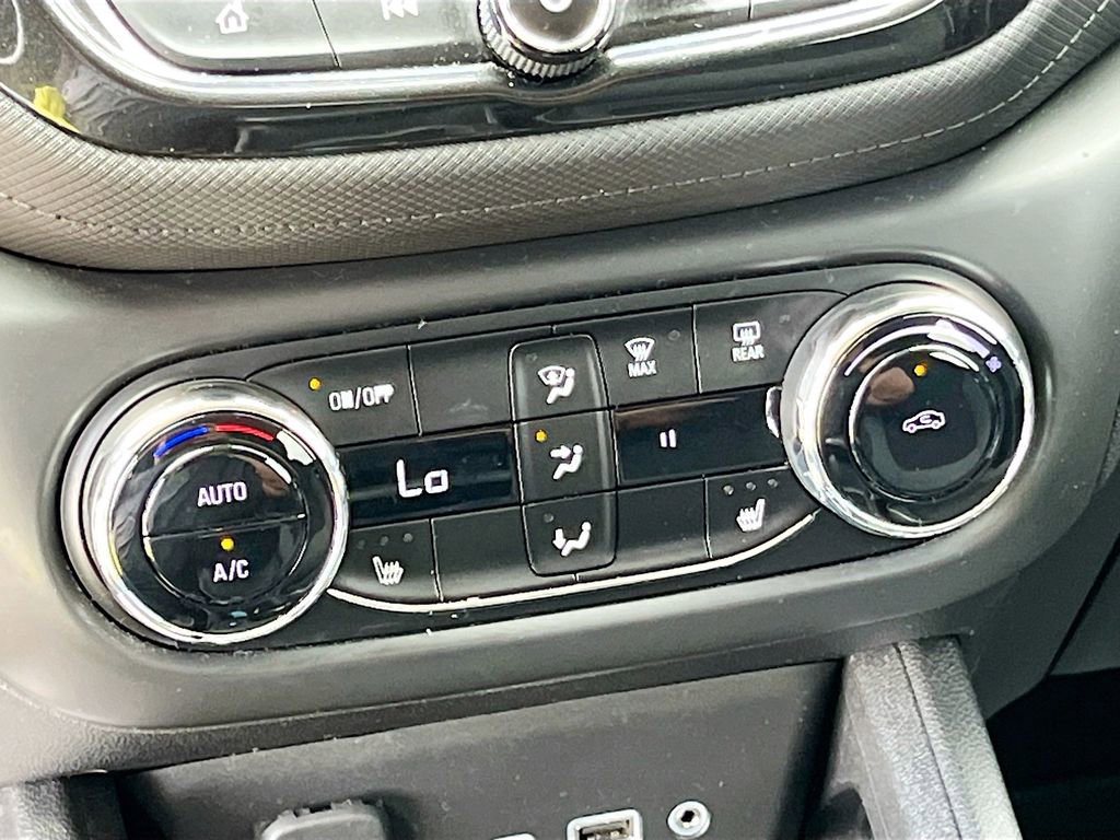 Used 2021 Chevrolet TrailBlazer LT w/ Convenience Package FWD image 15