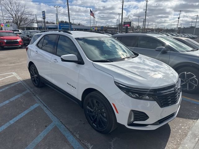 Used 2024 Chevrolet Equinox RS w/ LPO, Floor Liner Package image 3
