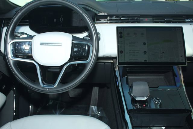 Used 2024 Land Rover Range Rover Sport SE image 4