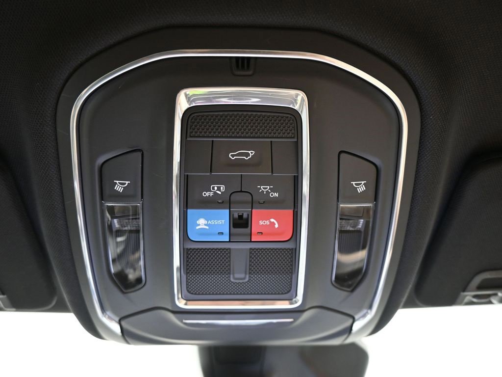 Used 2023 Jeep Grand Cherokee Limited image 28