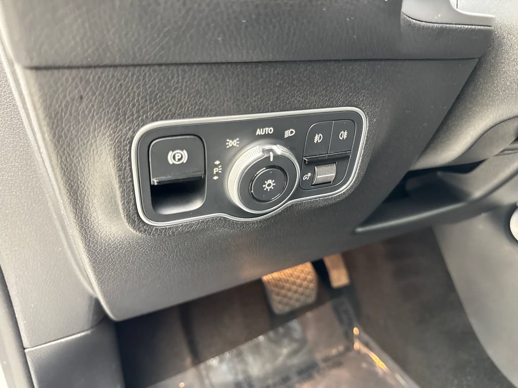 Used 2024 Mercedes-Benz GLB 250 image 52