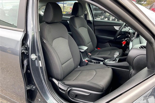 Used 2023 Kia Forte LXS image 7