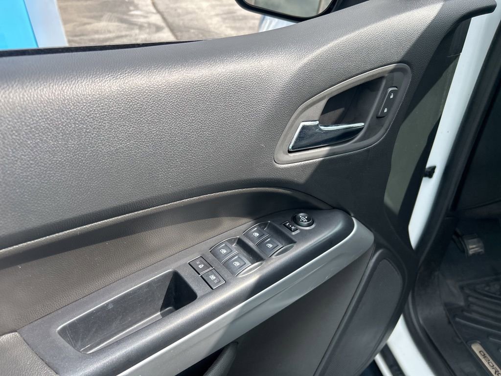 Used 2022 Chevrolet Colorado LT w/ LT Convenience Package image 7