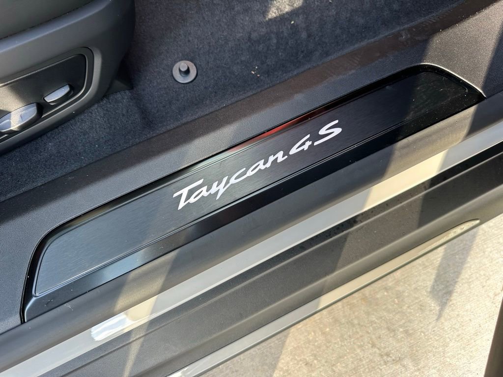 Used 2025 Porsche Taycan 4S image 38