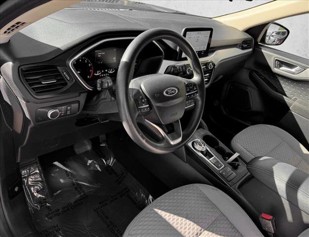 Used 2020 Ford Escape SE image 10