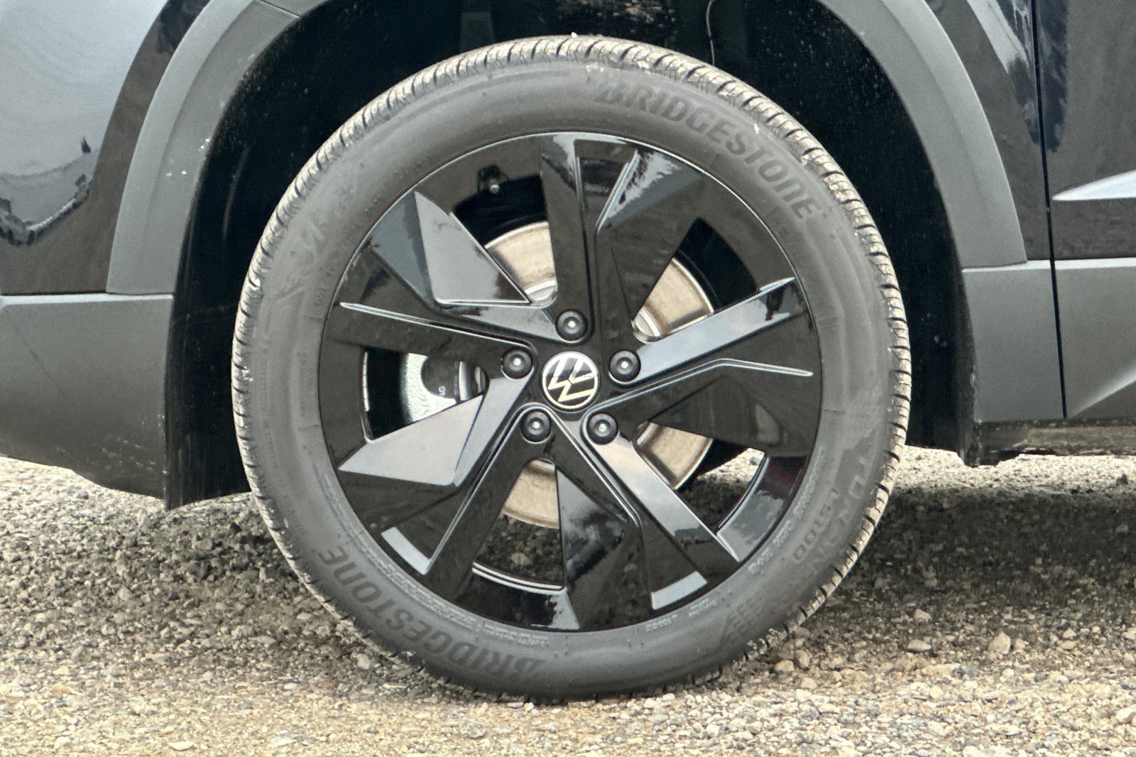 New 2026 Volkswagen Taos SE image 25