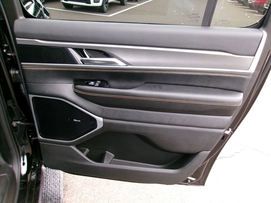 New 2026 Jeep Grand Wagoneer L 4WD image 8