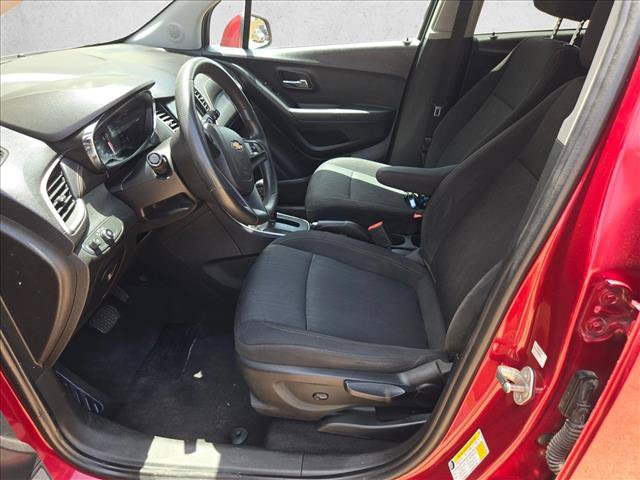 Used 2019 Chevrolet Trax LT w/ LPO, Cargo Package FWD image 15