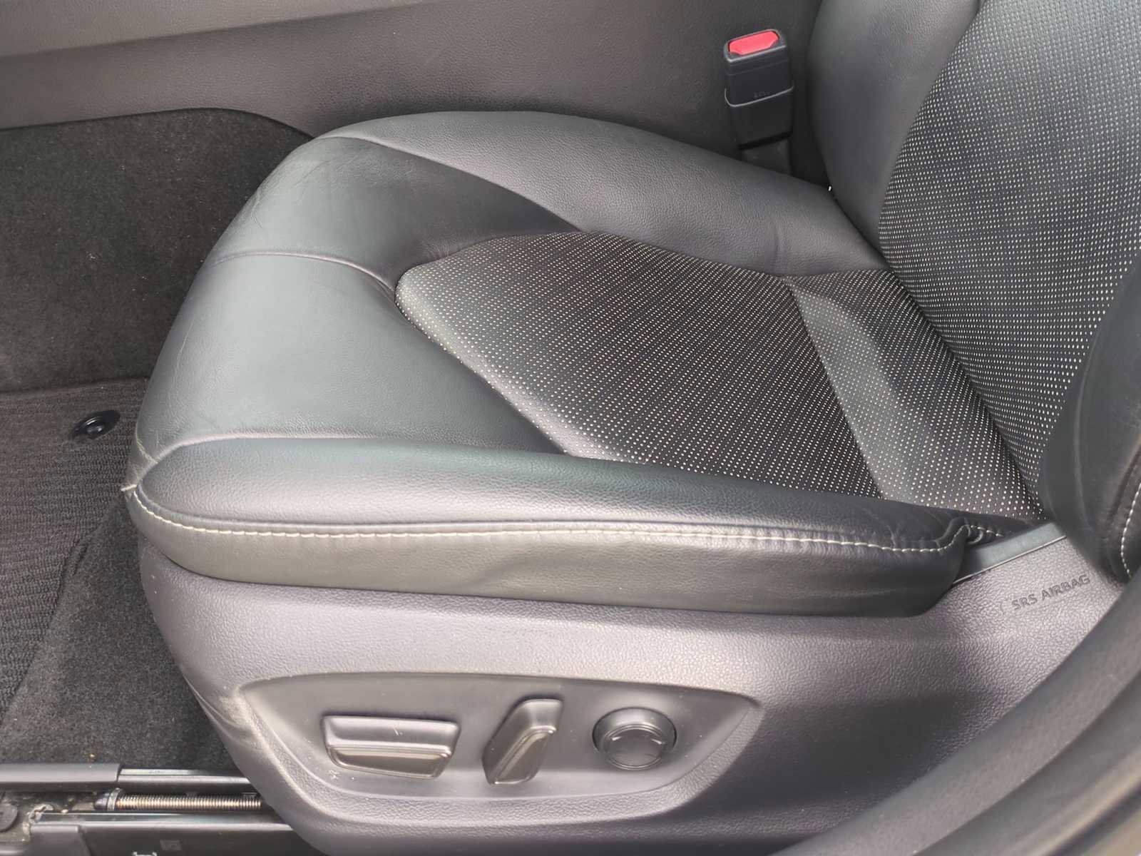 Used 2018 Toyota Camry XSE FWD image 18
