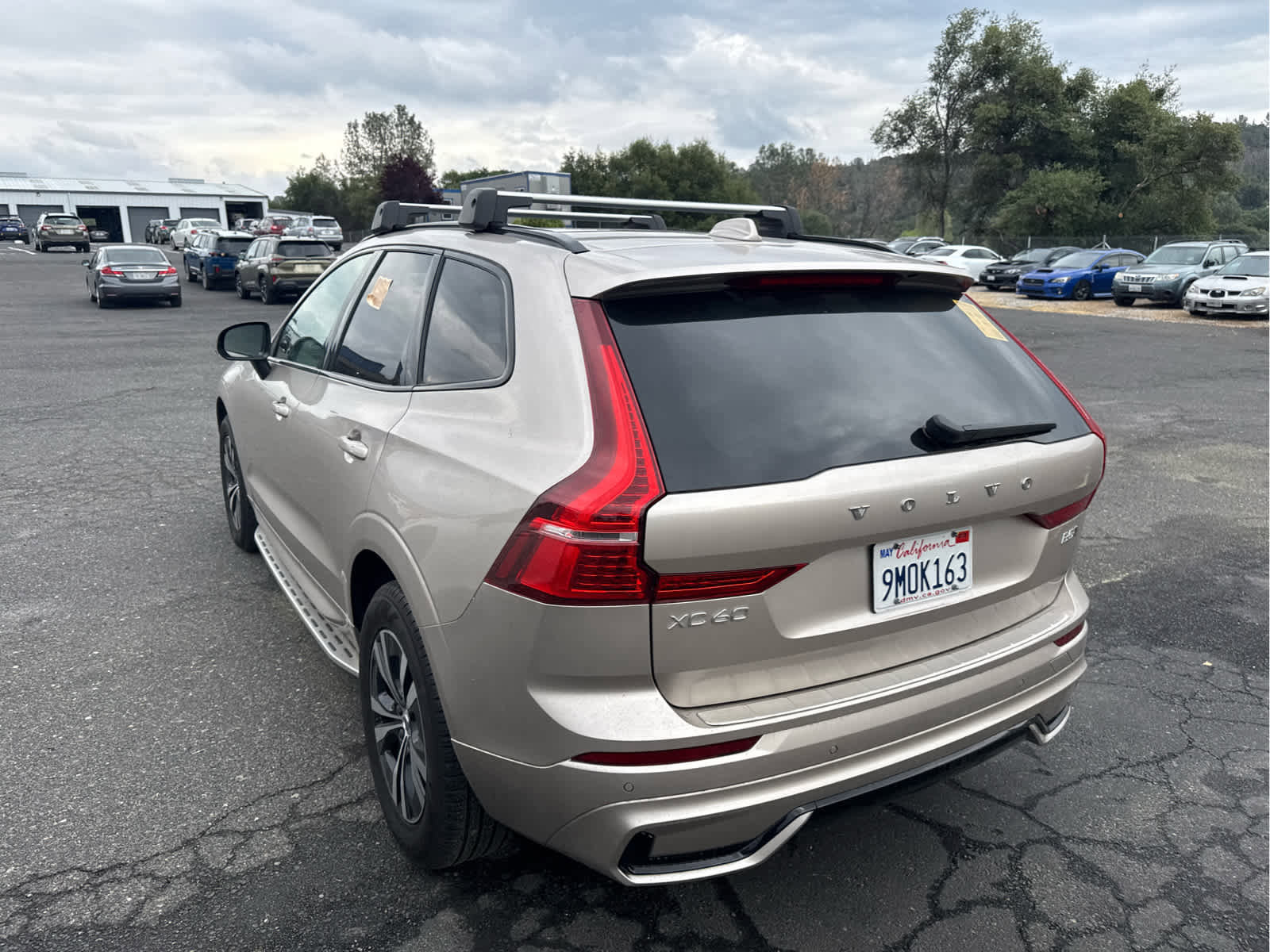 Used 2024 Volvo XC60 B5 Core image 7
