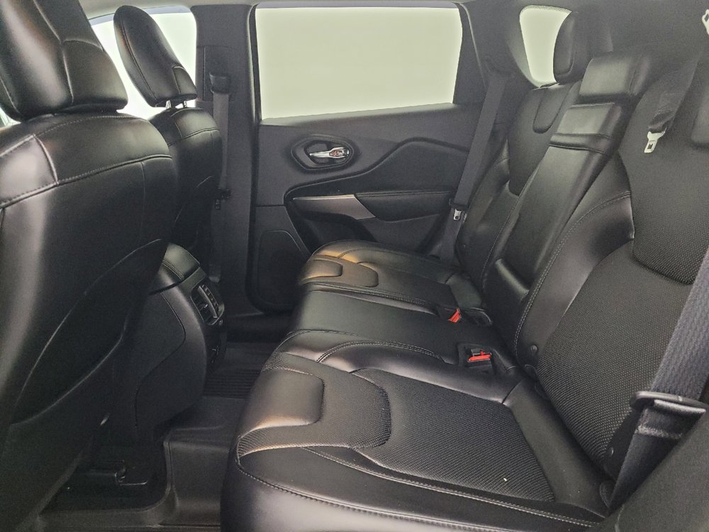 Used 2019 Jeep Cherokee Limited image 18