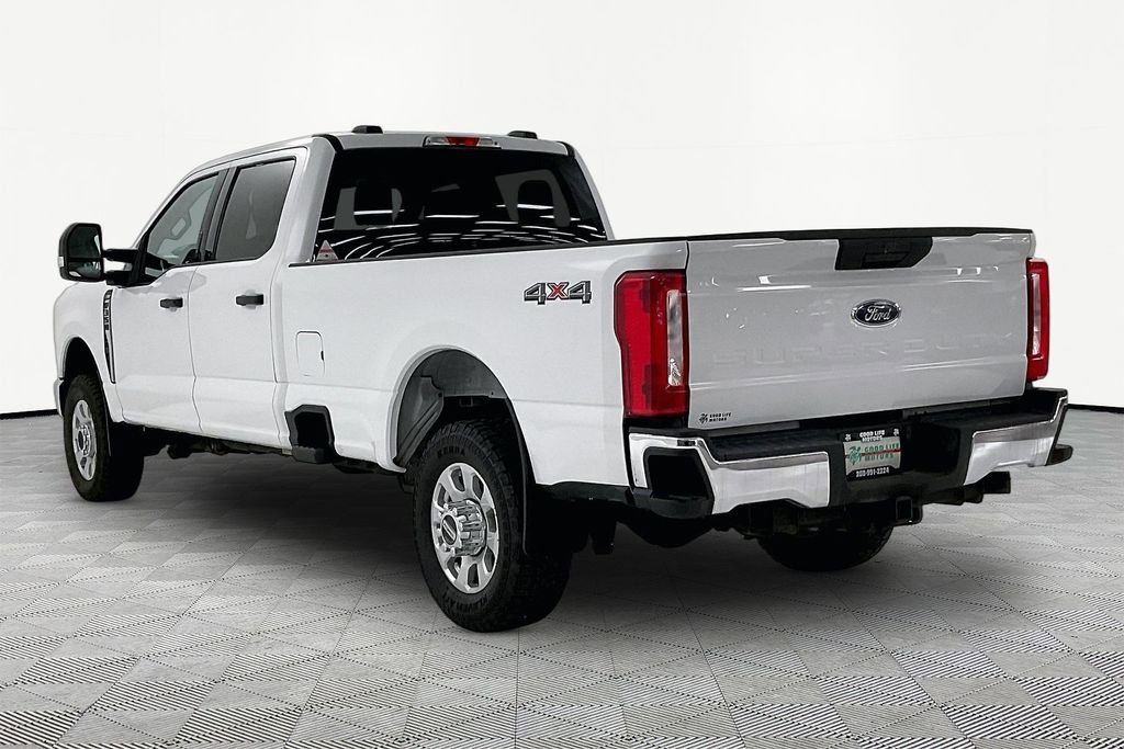 Used 2023 Ford F350 XLT image 4