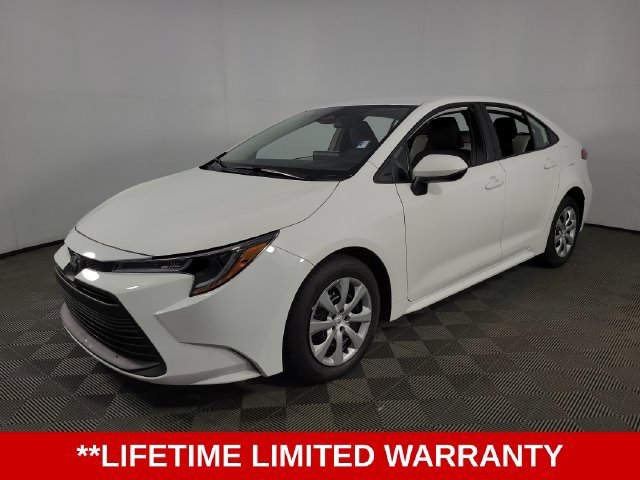 Used 2025 Toyota Corolla LE FWD image 3