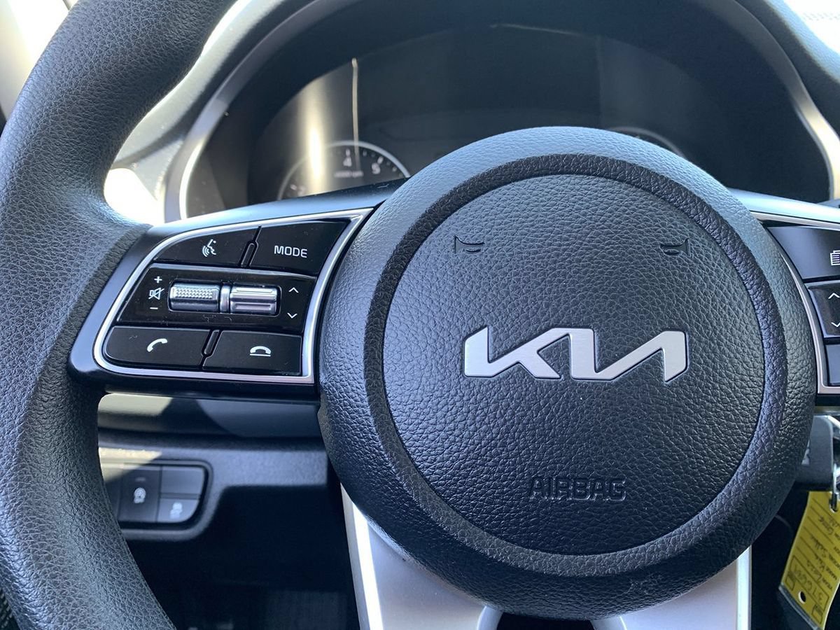Used 2023 Kia Seltos LX FWD image 18