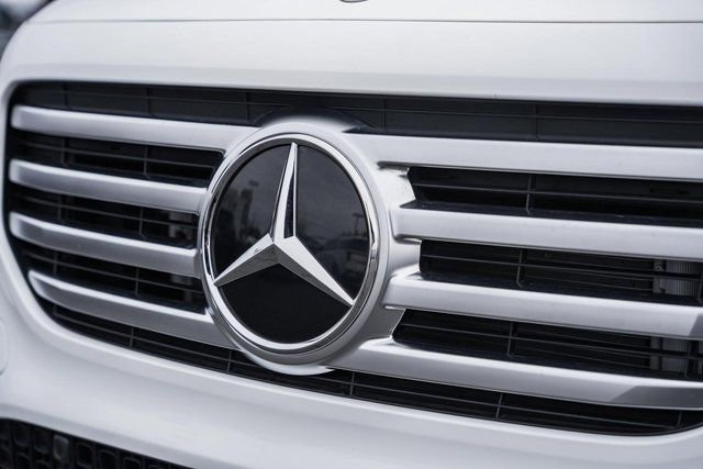 Certified 2025 Mercedes-Benz GLB 250 4MATIC image 13