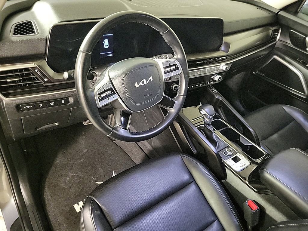 Used 2025 Kia Telluride S image 13