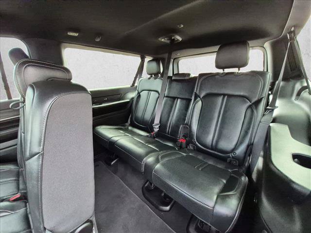 Used 2023 Jeep Wagoneer L Series II AWD/4WD image 20