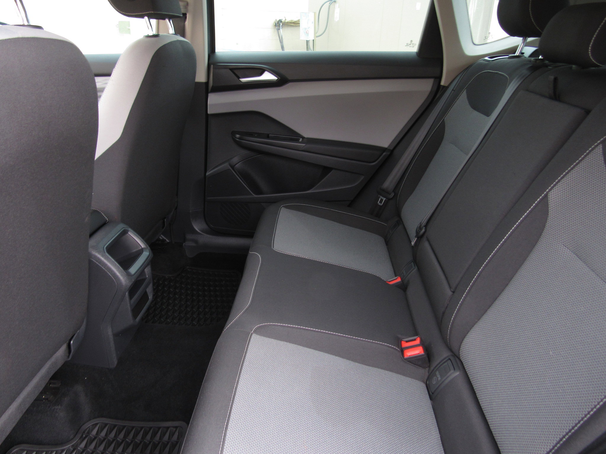 Used 2022 Volkswagen Taos S image 13