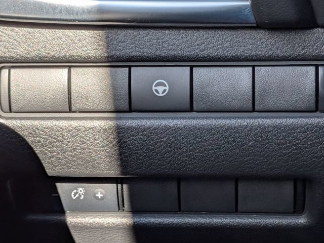 Used 2021 Nissan Rogue SV AWD/4WD image 19
