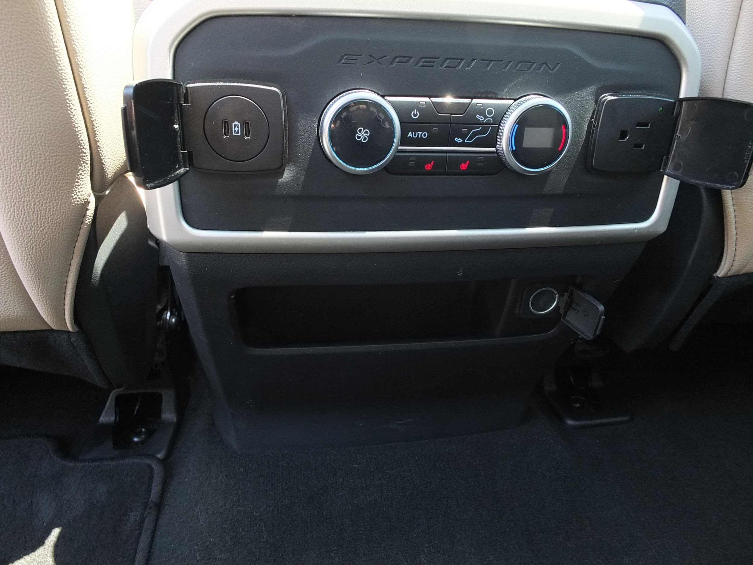 Used 2024 Ford Expedition Limited RWD image 20