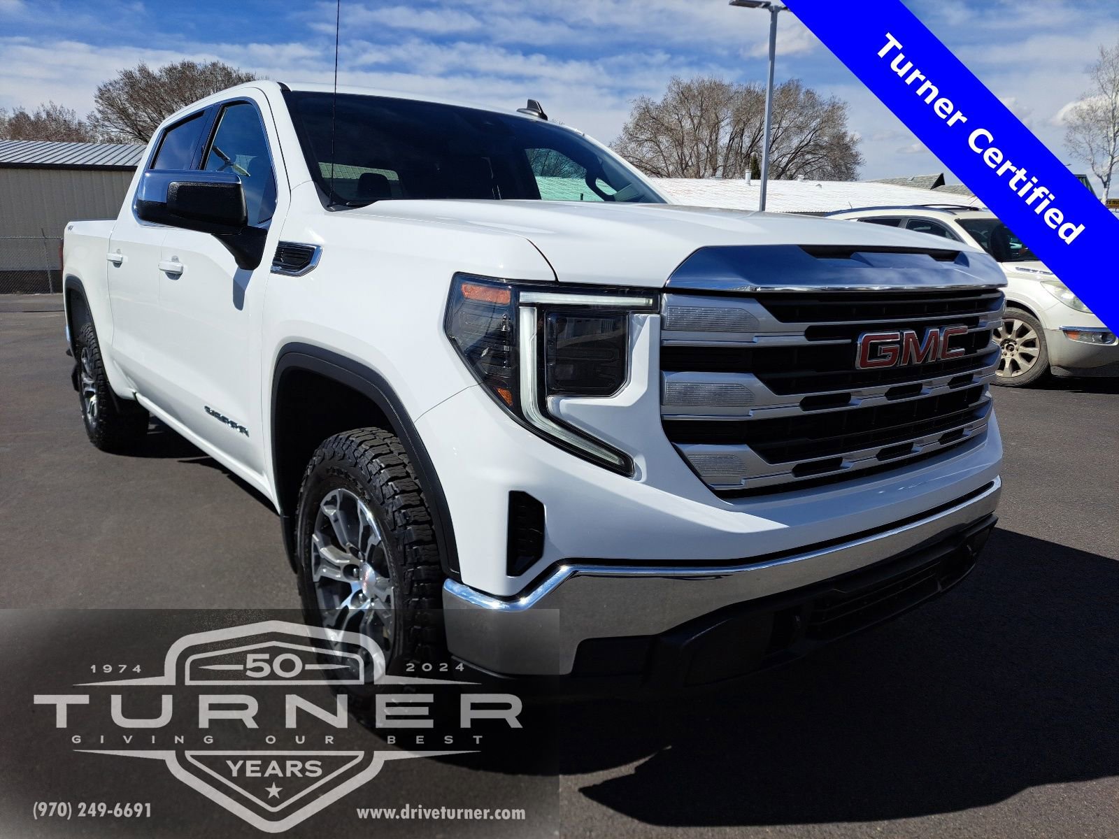 Used 2023 GMC Sierra 1500 SLE image 1
