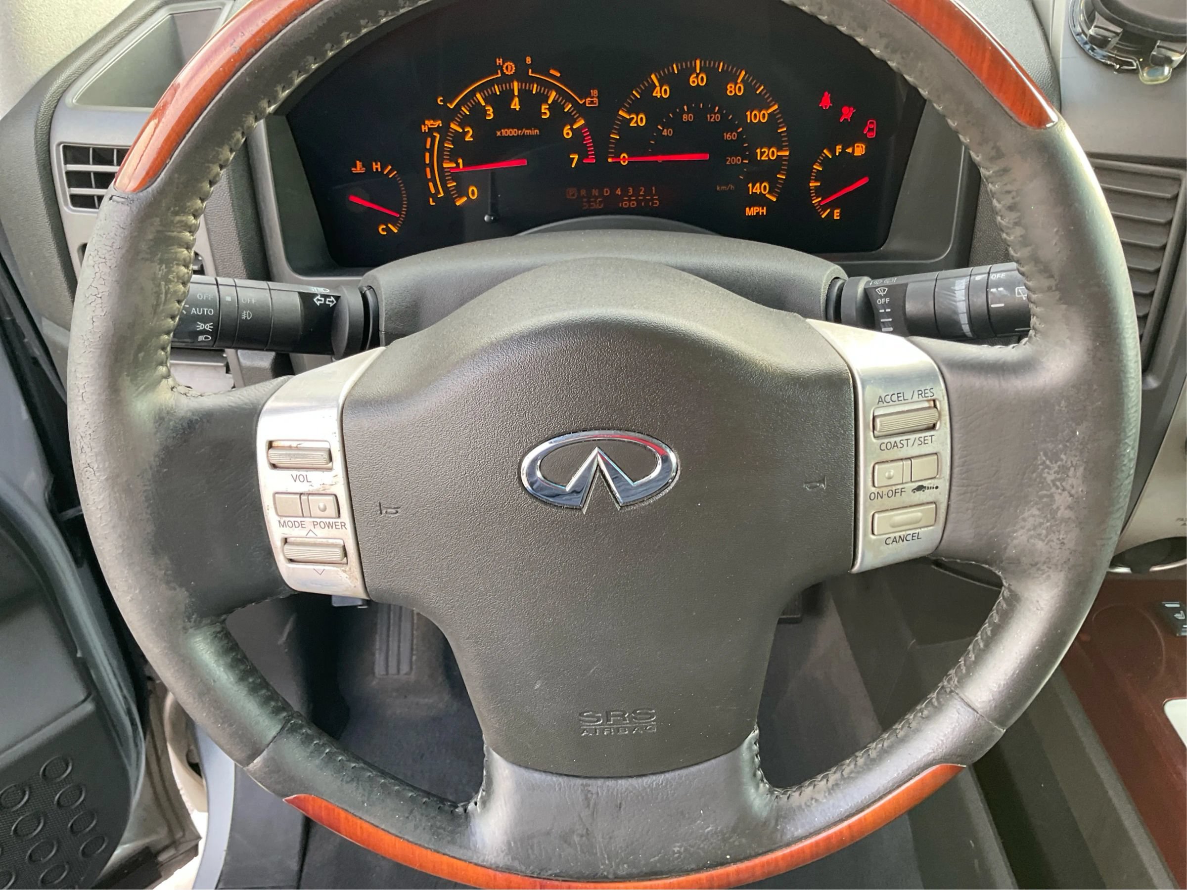 Used 2004 INFINITI QX56 2WD w/ Smart Vision Pkg image 16