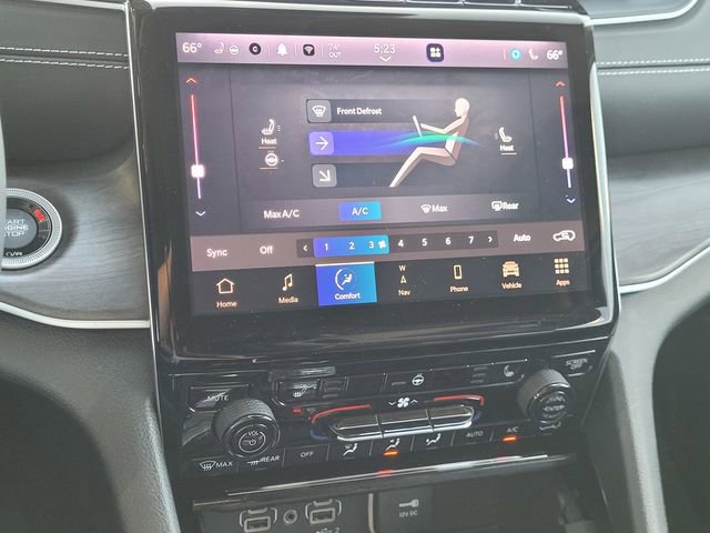 Certified 2023 Jeep Grand Cherokee Limited AWD/4WD image 11