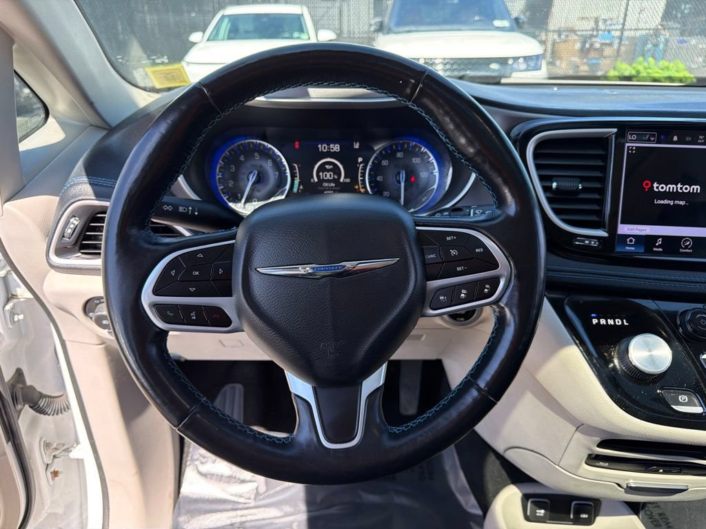 Used 2021 Chrysler Pacifica Touring-L w/ Uconnect Theater Family Group AWD/4WD image 26