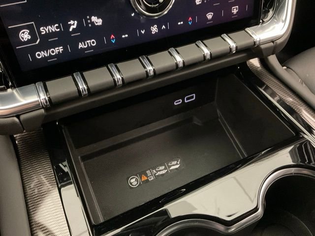 Used 2025 GMC Yukon Elevation image 19