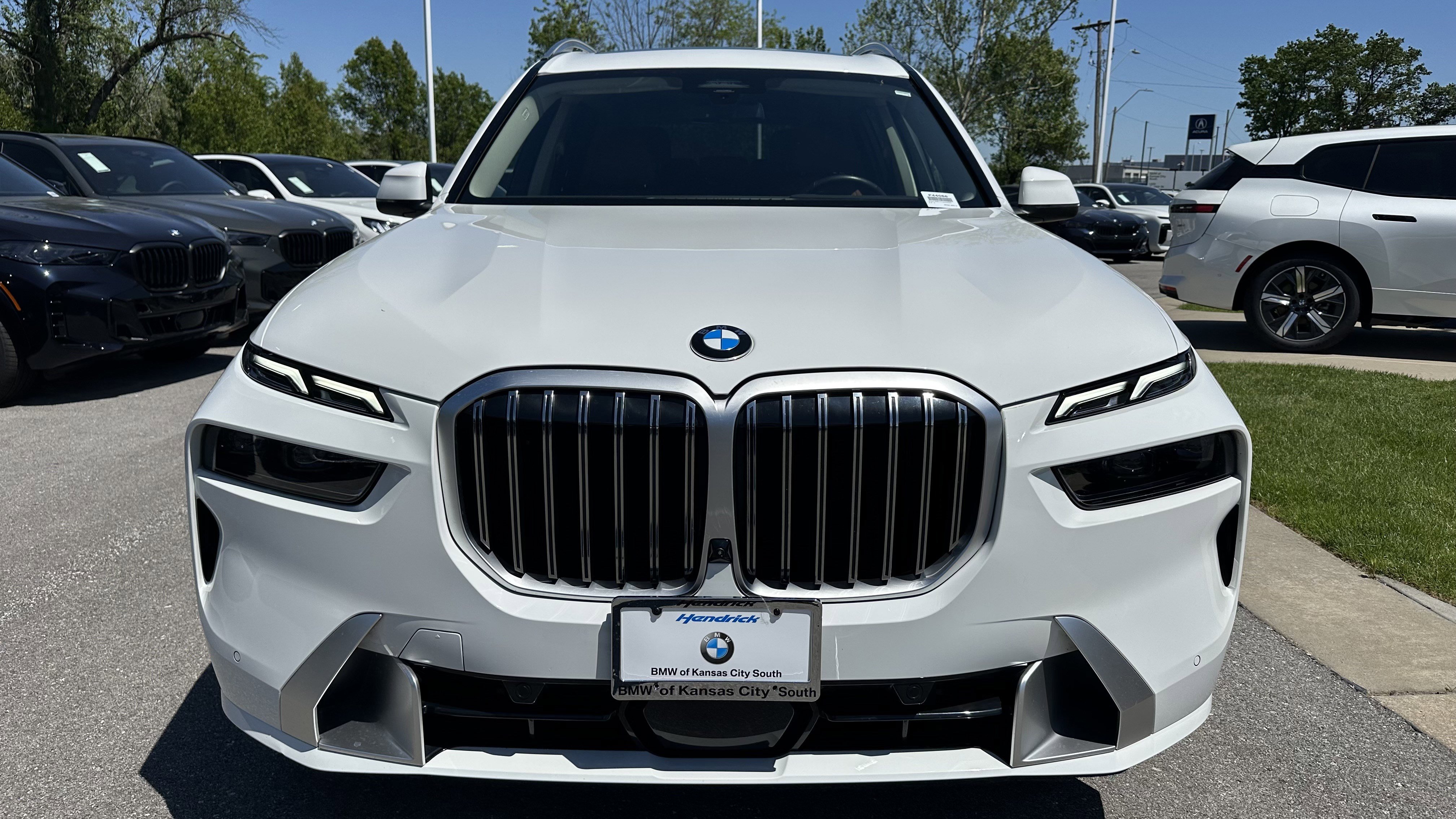 Certified 2026 BMW X7 xDrive40i AWD/4WD image 3