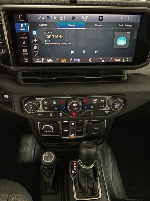 New 2026 Jeep Gladiator Sport AWD/4WD image 17