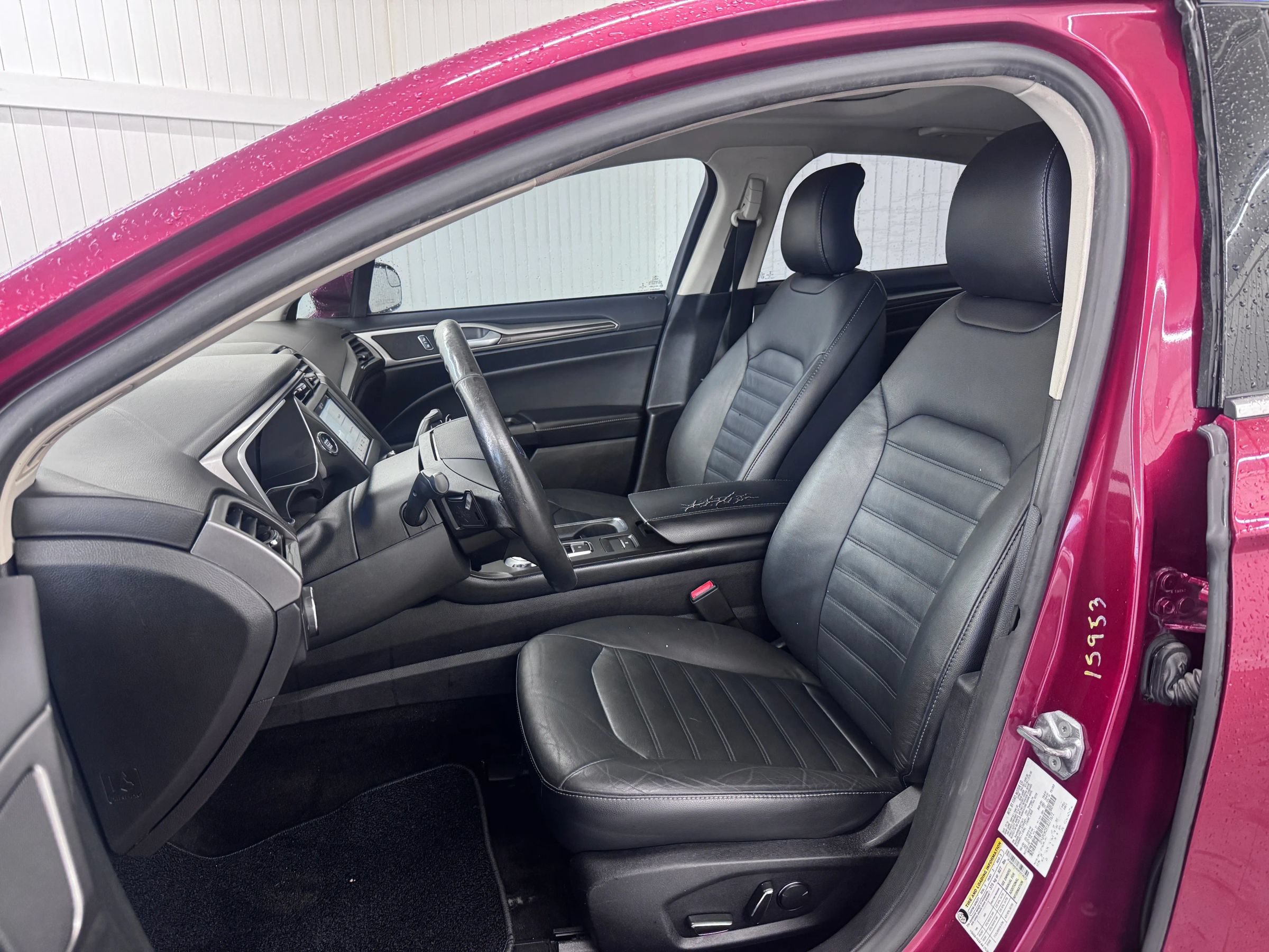 Used 2017 Ford Fusion SE w/ Fusion SE Technology Package FWD image 9