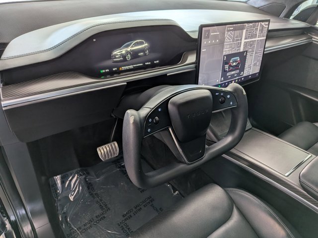 Used 2022 Tesla Model X Plaid image 10