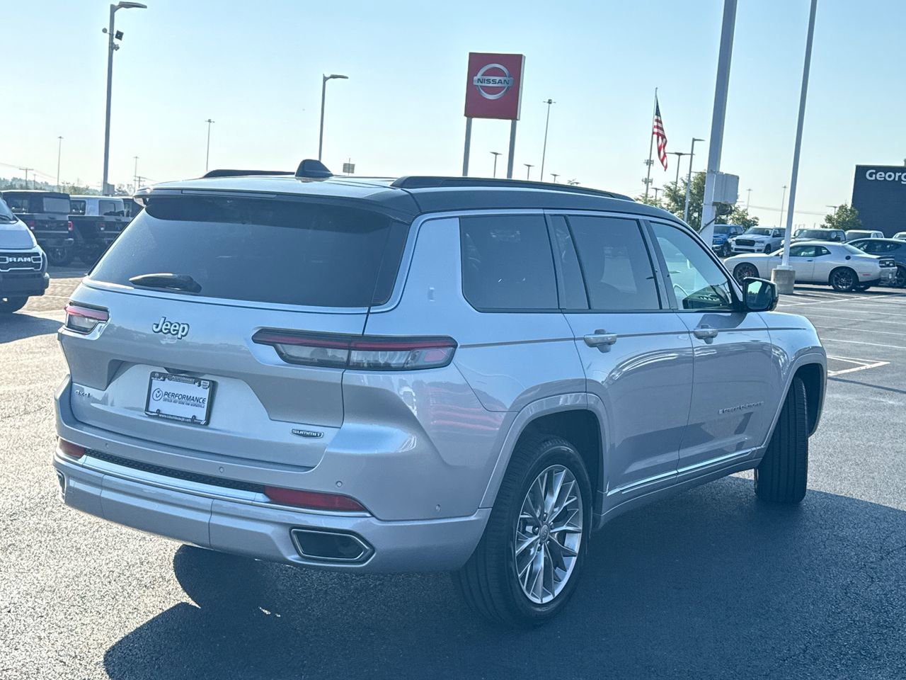 Used 2024 Jeep Grand Cherokee L Summit w/ Advanced Protech Group IV image 3