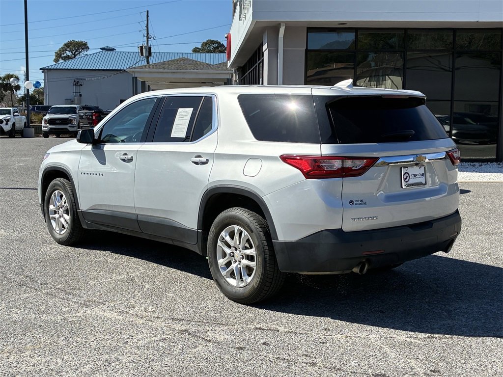Used 2021 Chevrolet Traverse LS image 5