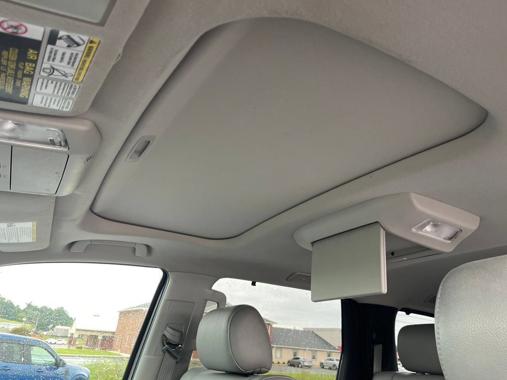 Used 2016 Toyota Sequoia Platinum AWD/4WD image 23
