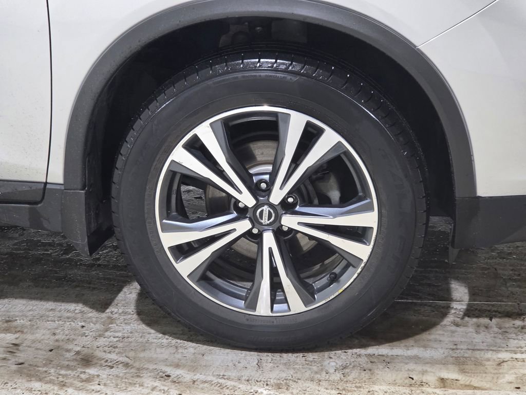 Used 2017 Nissan Rogue SL image 17