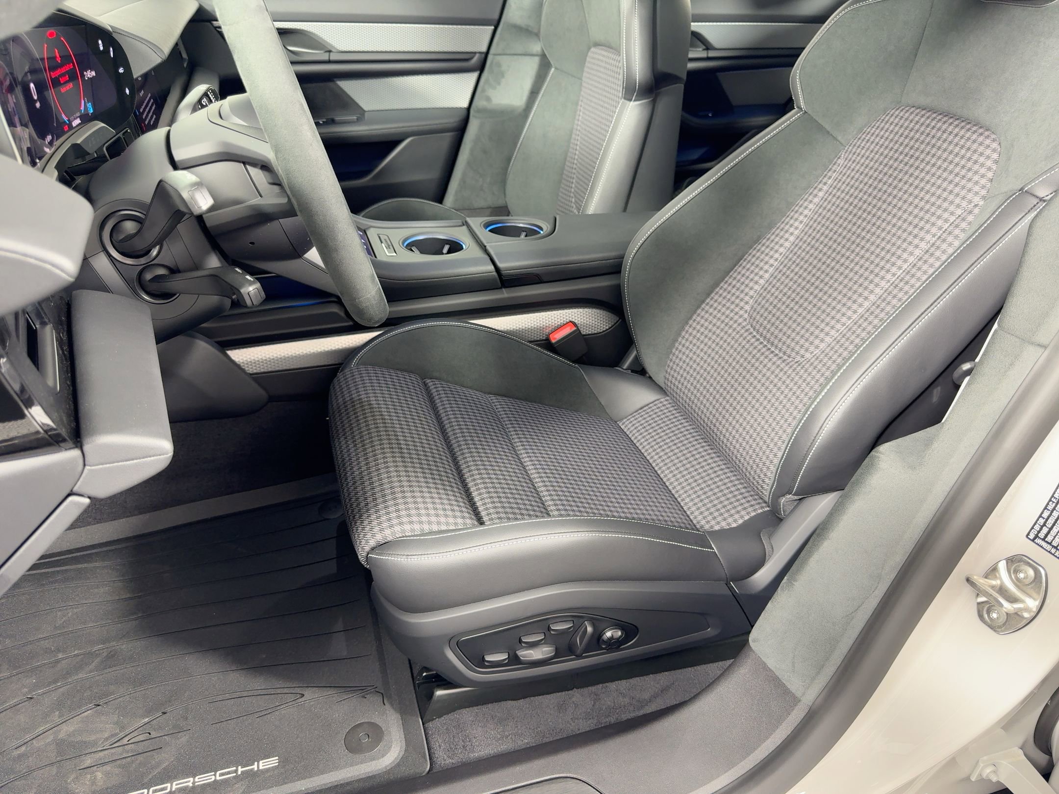 New 2026 Porsche Taycan GTS image 5