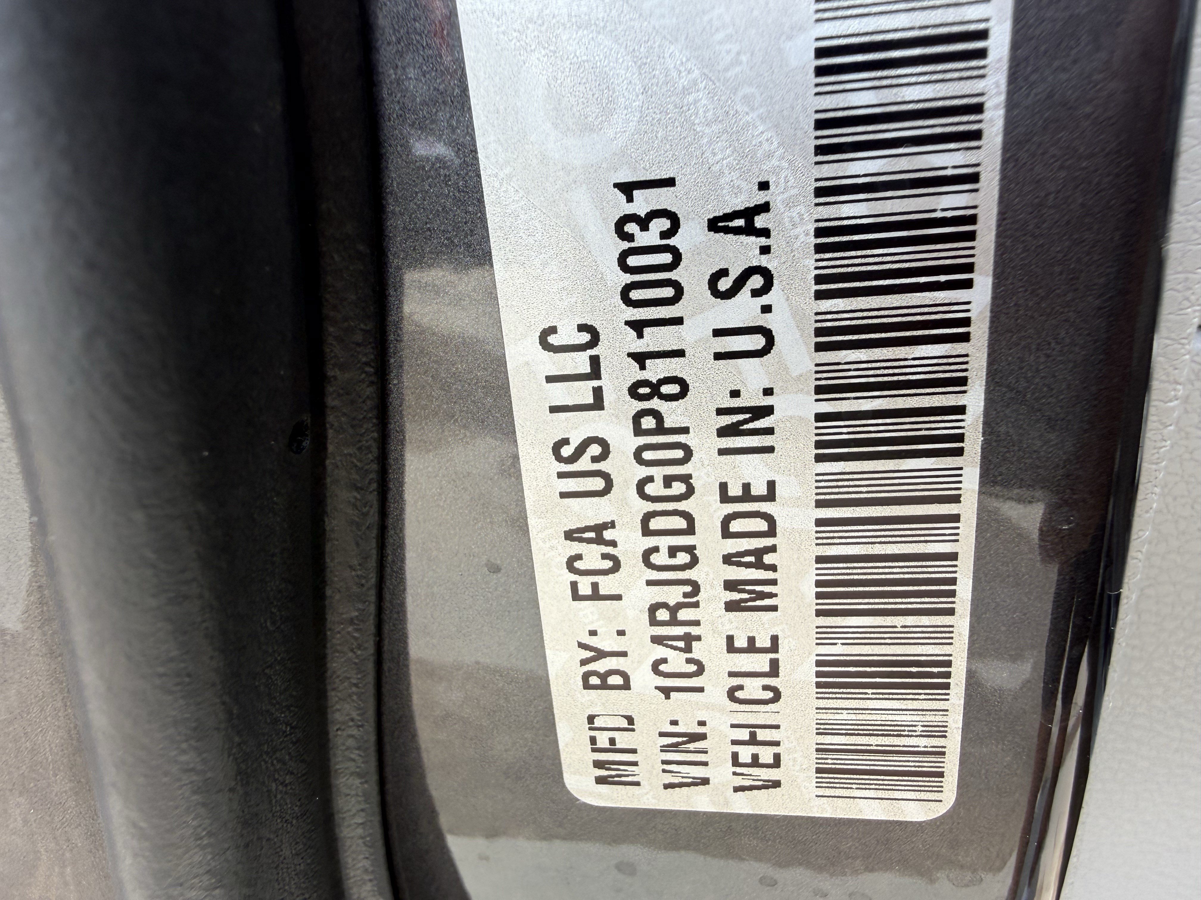 Used 2023 Jeep Grand Cherokee Overland RWD image 35
