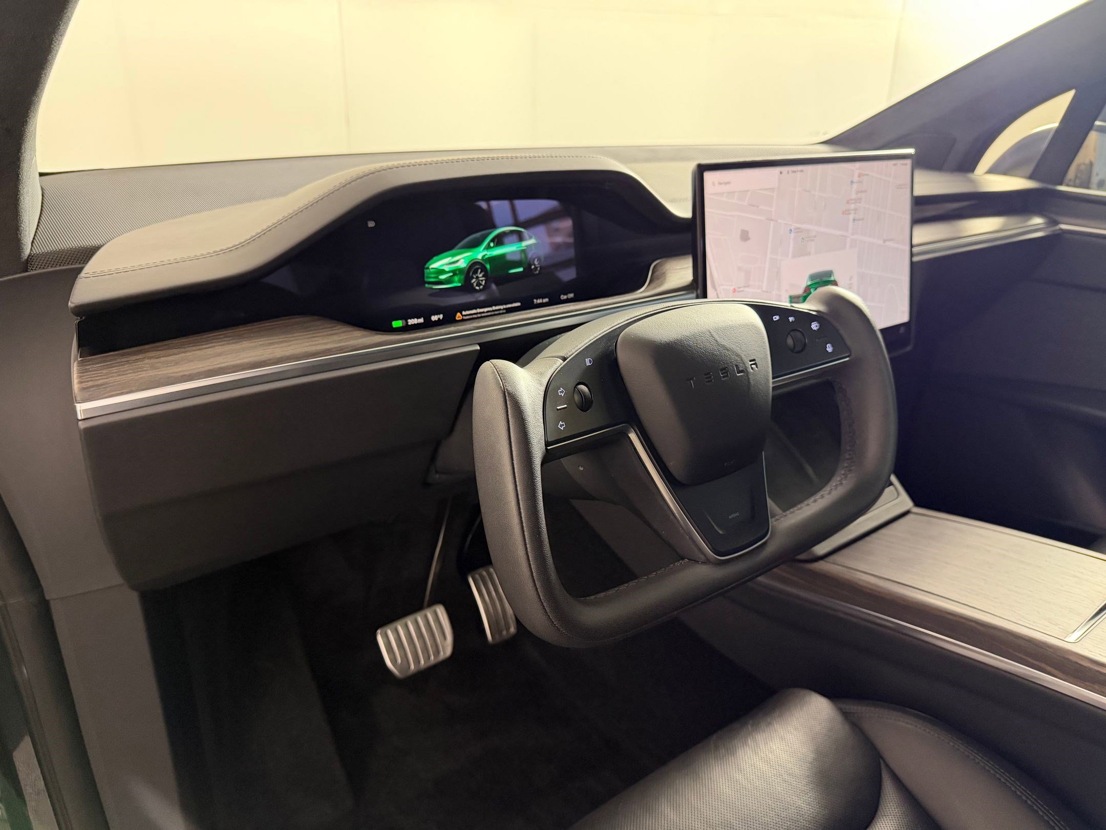 Used 2022 Tesla Model X image 17