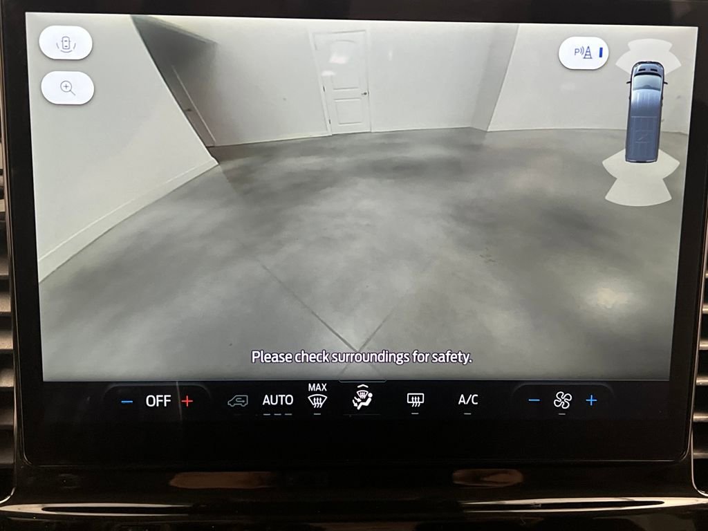 Used 2023 Ford Transit 350 XLT image 50