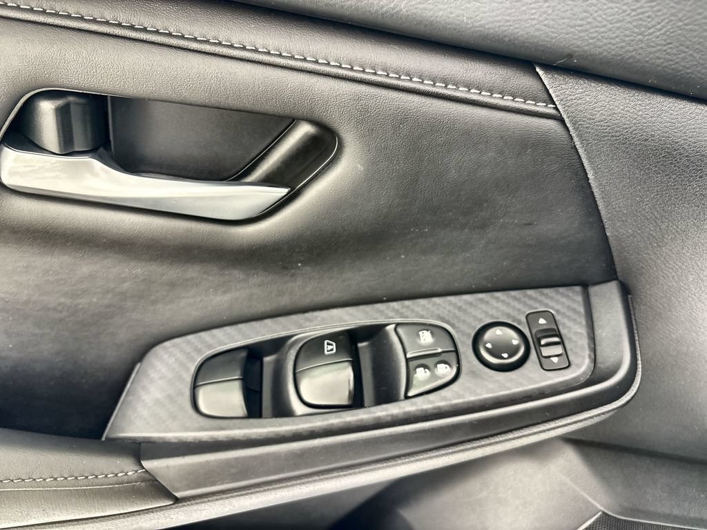 Used 2024 Nissan Sentra SV FWD image 15