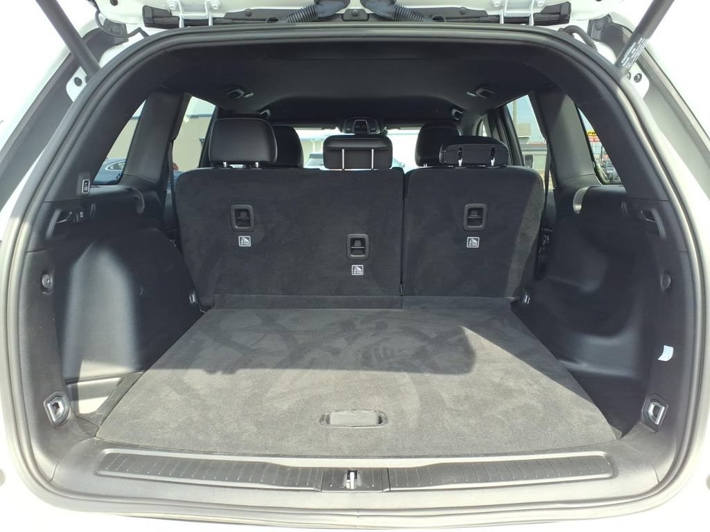 Used 2023 Jeep Grand Cherokee Altitude AWD/4WD image 8