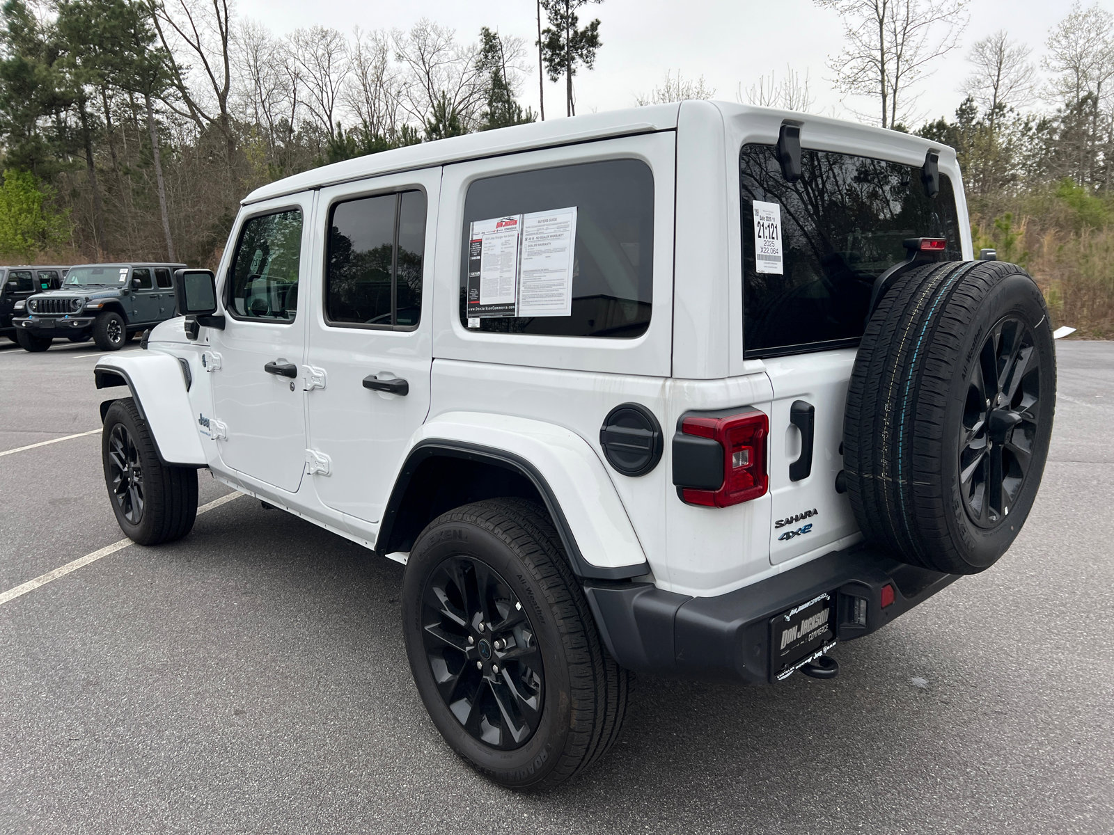 Used 2025 Jeep Wrangler Sahara w/ Safety Group image 7