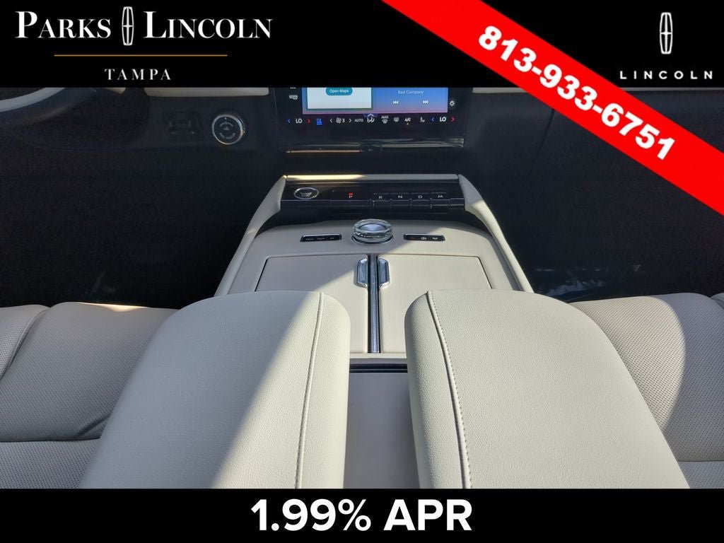 Certified 2025 Lincoln Navigator Reserve AWD/4WD image 13