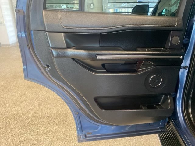 Used 2019 Ford Expedition XLT w/ Equipment Group 202A AWD/4WD image 34
