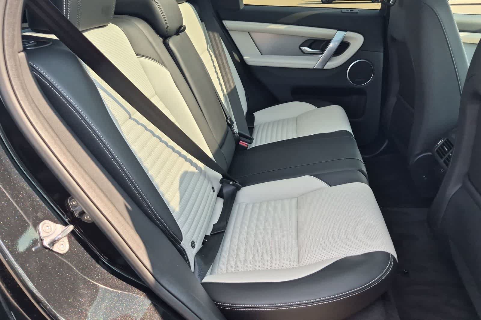 New 2026 Land Rover Discovery Sport Landmark AWD/4WD image 21