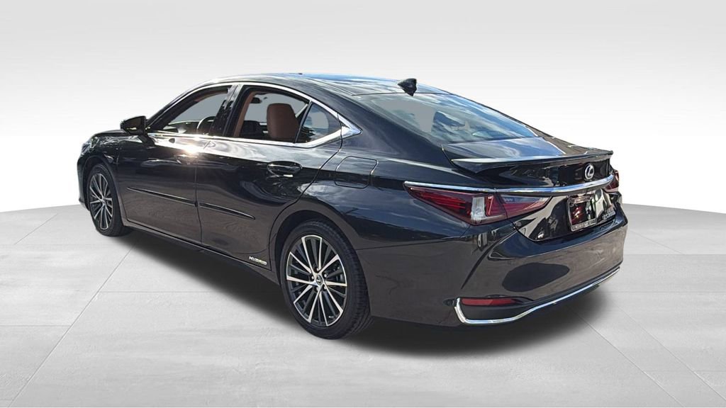 Used 2022 Lexus ES 300h w/ Premium Package image 5